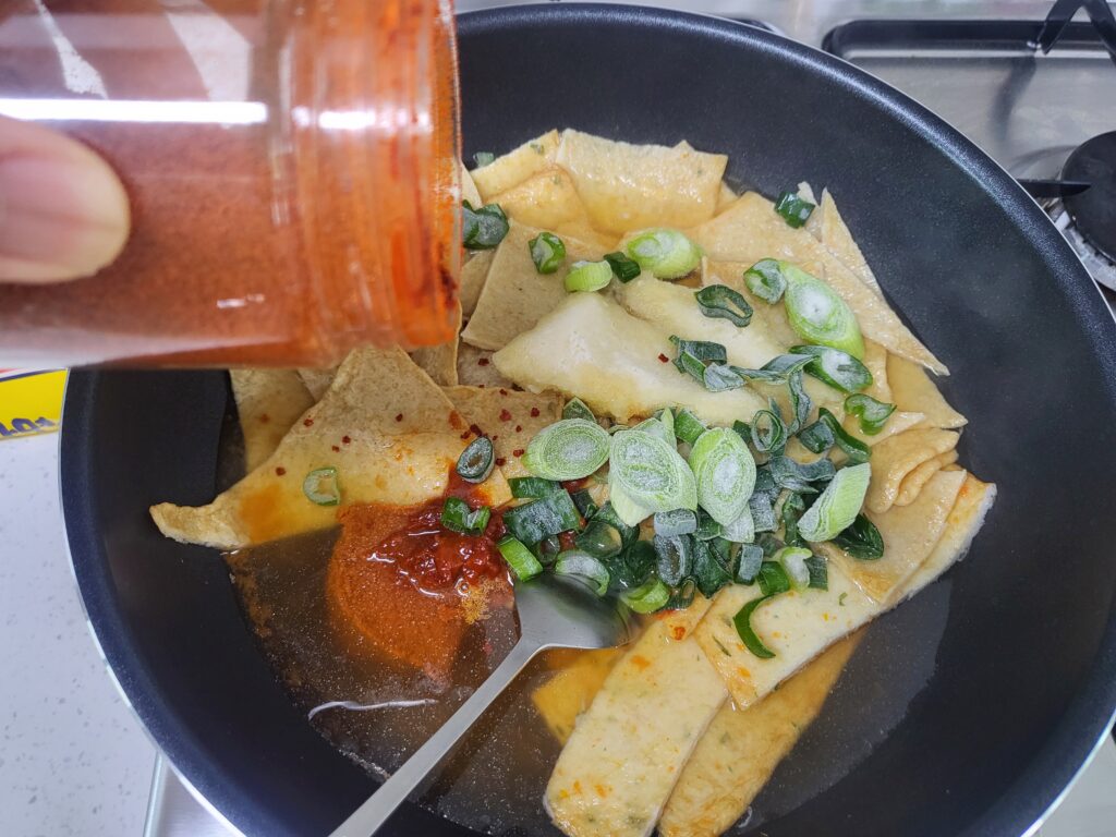 1 tablespoon of red pepper powder