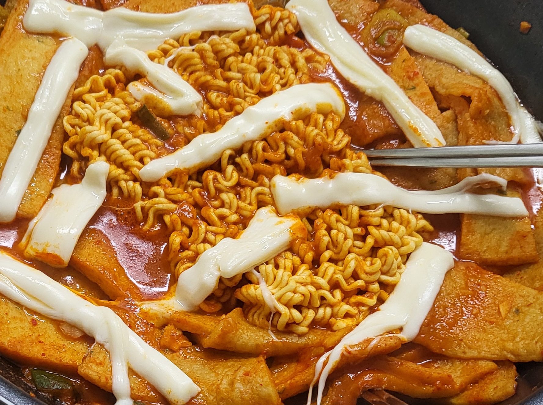 Fish Cake & Ramen 'Tteokbokki' (No Rice Cakes)