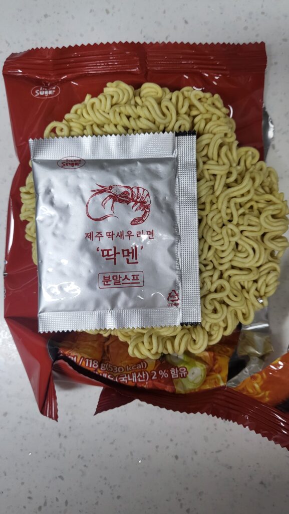 Jeju Island Red Shrimp Ramen Contents: Noodles, Soup